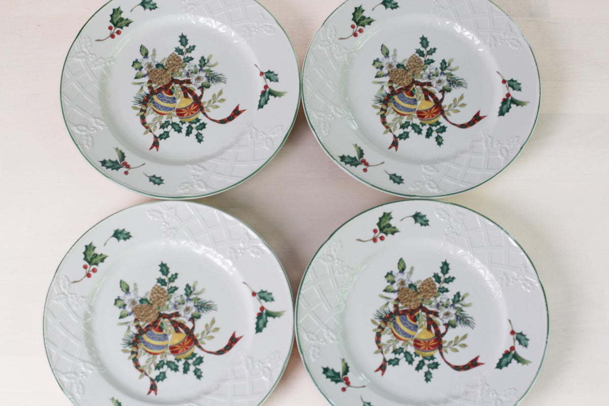 Set of 4 Vintage Mikasa Christmas Dinner Plates | English Countryside Festive Spirit DP005