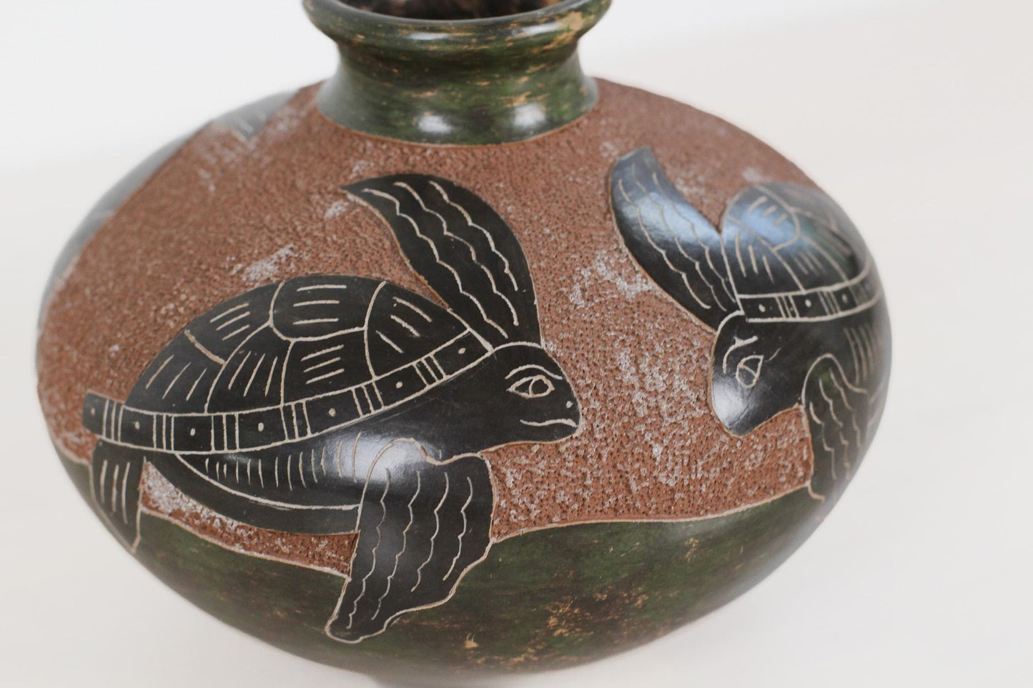 Vintage Handcrafted Nicaraguan Folk Art Pottery Vase with Etched Sea Turtles