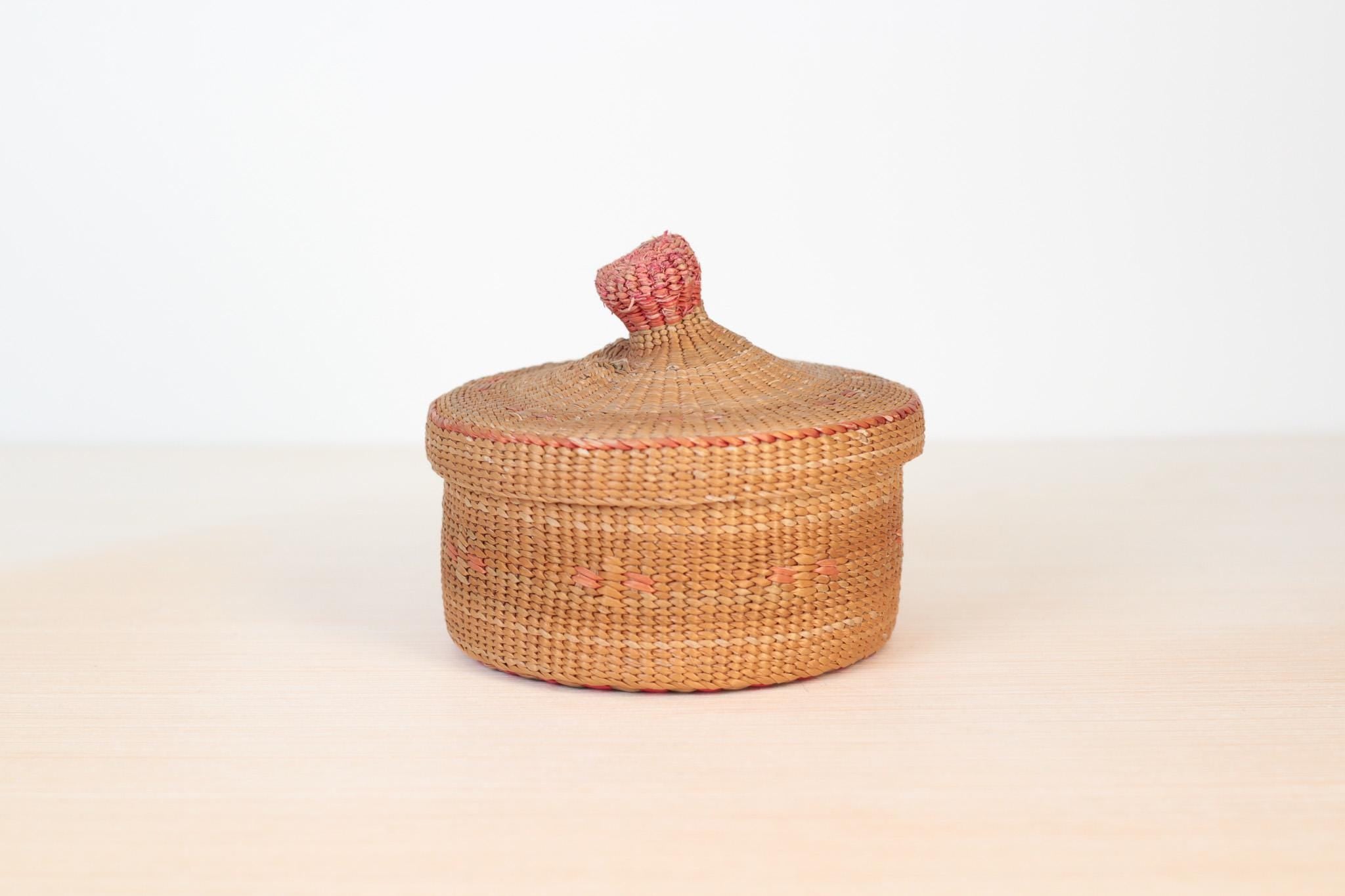 Vintage Handwoven Seagrass Lidded Basket