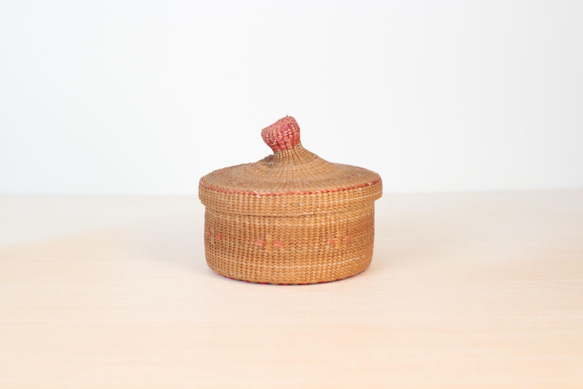 Vintage Handwoven Seagrass Lidded Basket