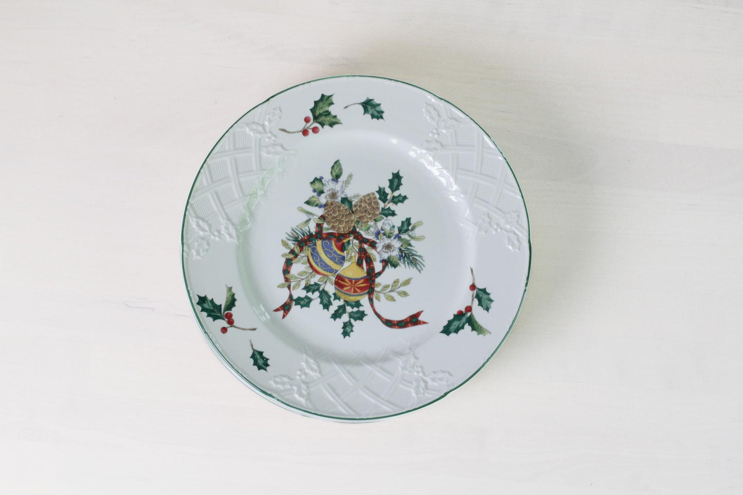 Set of 4 Vintage Mikasa Christmas Dinner Plates | English Countryside Festive Spirit DP005